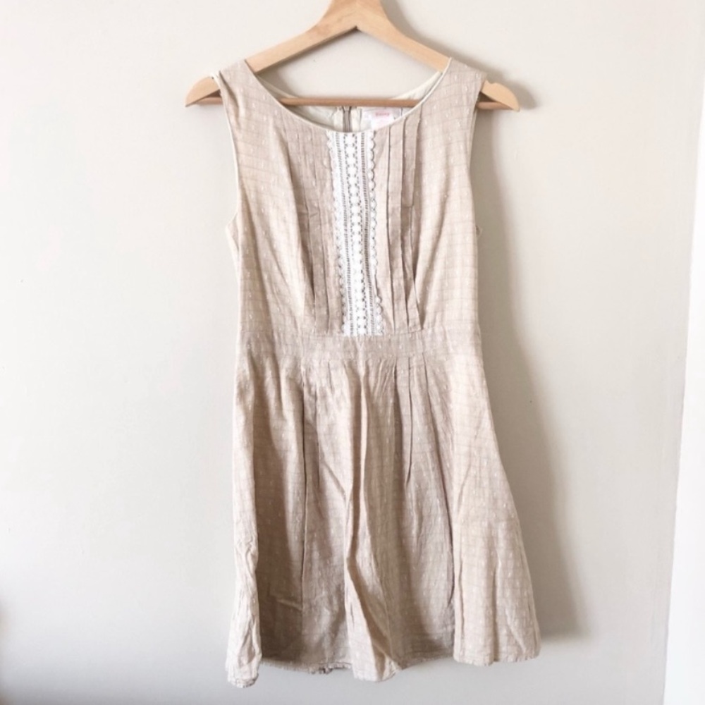 Vintage • Sleeveless Fit and Flare Dress
